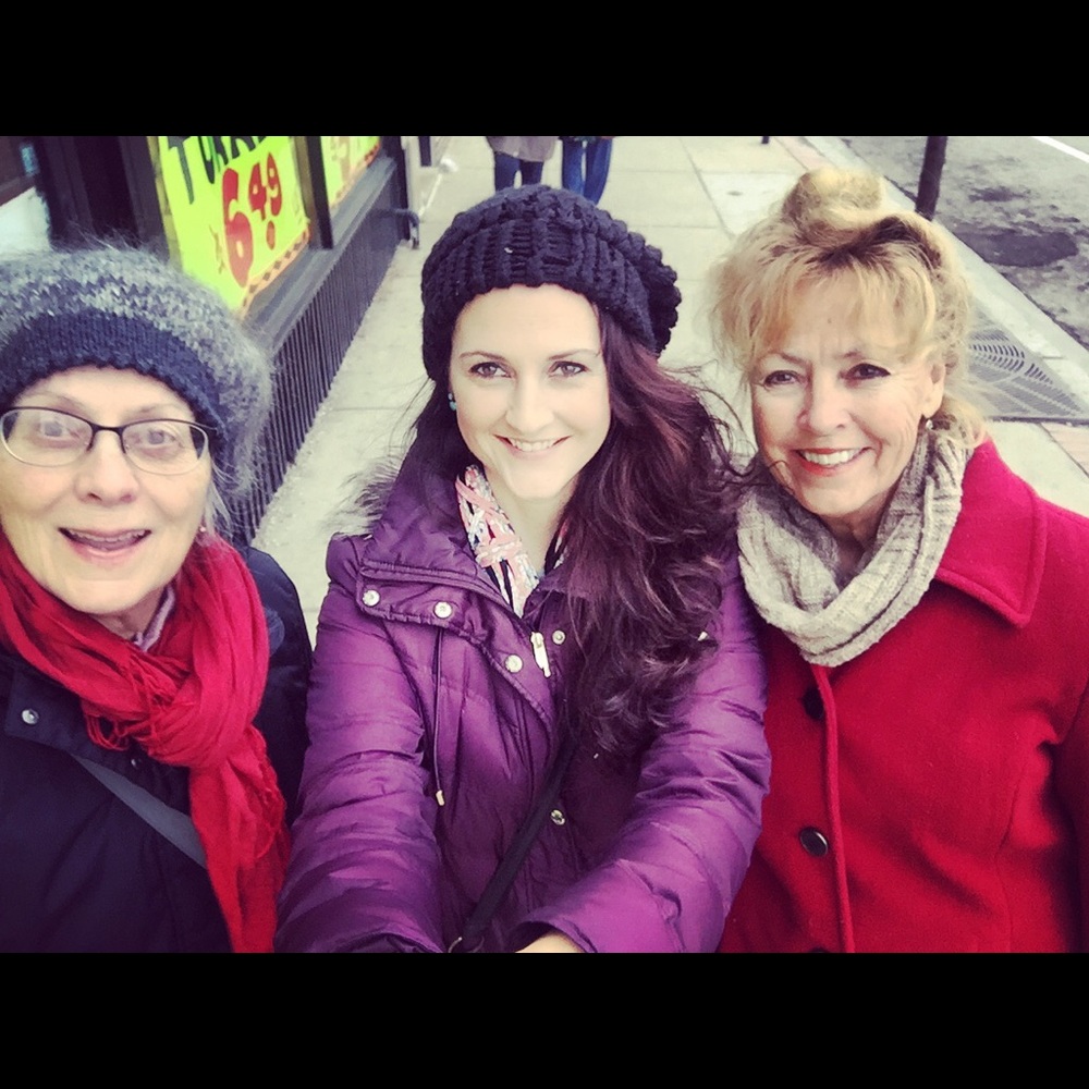 🌸Welcome to my closet! 🌼Meet your Posher, Megan